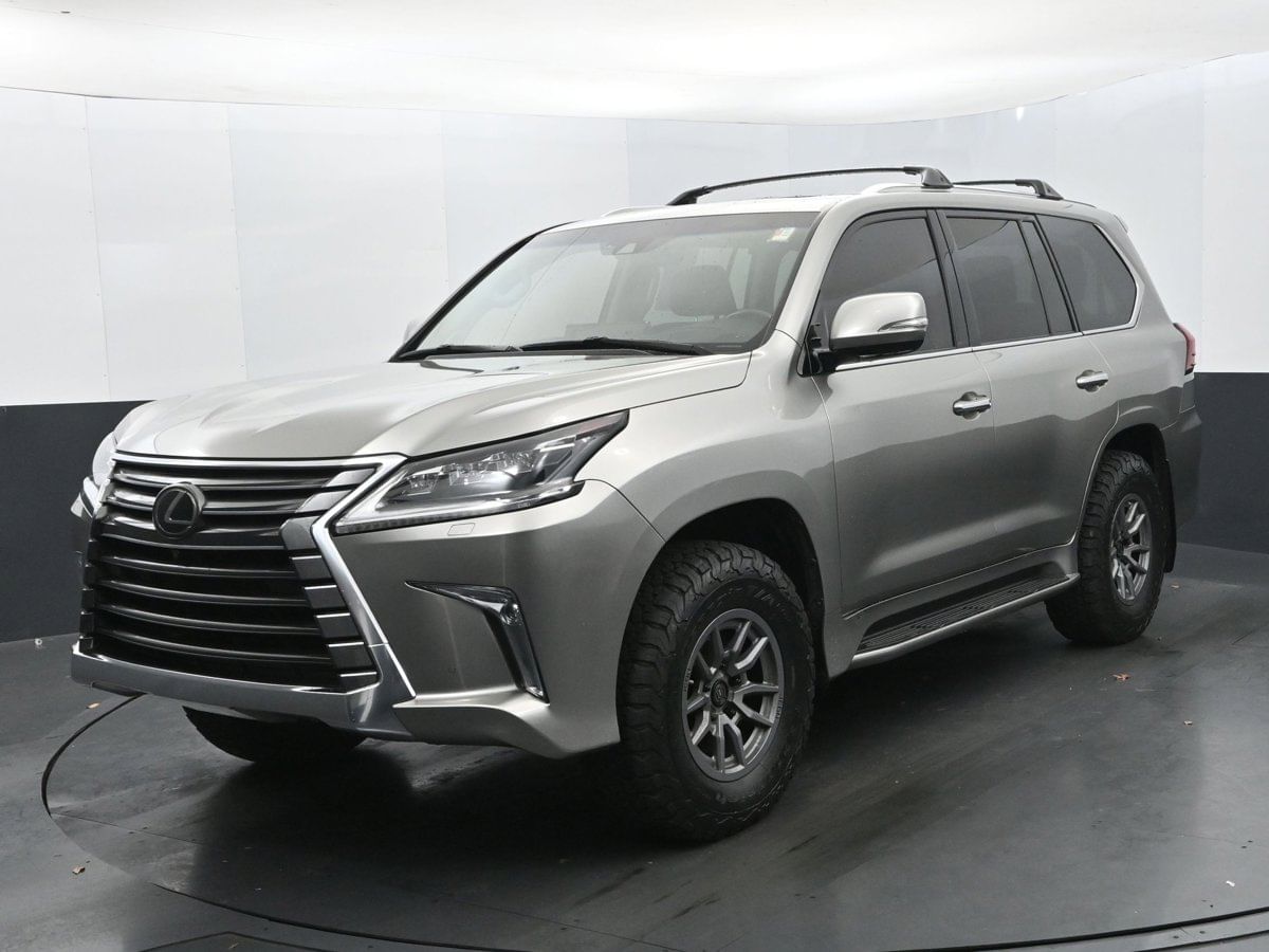 2020 Lexus LX 570's photo
