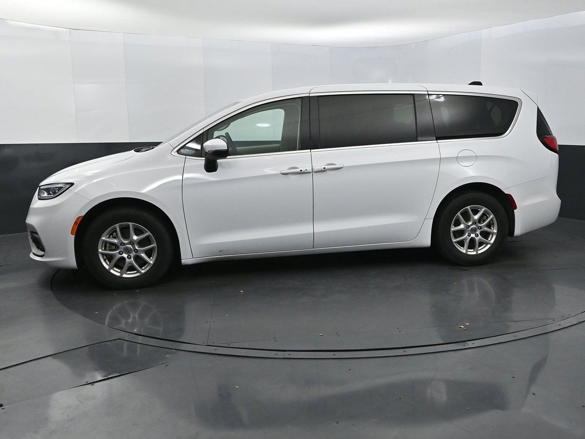 Used 2023 Chrysler Pacifica Touring L with VIN 2C4RC1BG7PR564033 for sale in Scottsboro, AL
