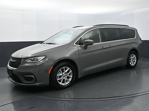 1 image of 2022 Chrysler Pacifica Touring L