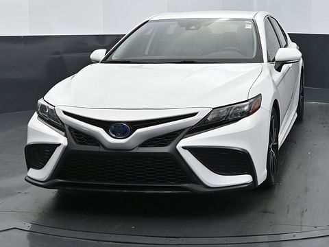 1 image of 2022 Toyota Camry Hybrid SE