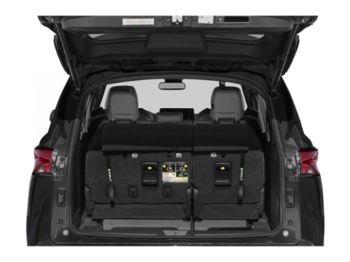 14 thumbnail image of  2026 Toyota Sienna XSE