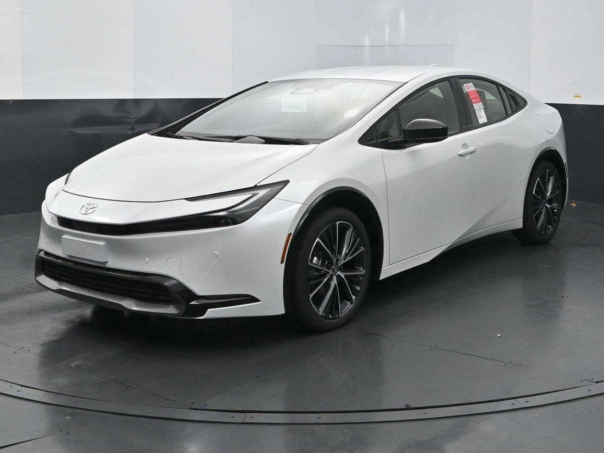 2025 Toyota Prius XLE's photo