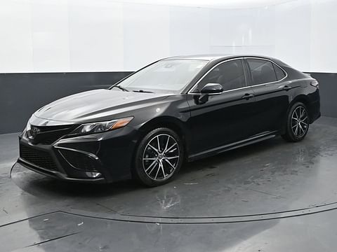 1 image of 2022 Toyota Camry SE