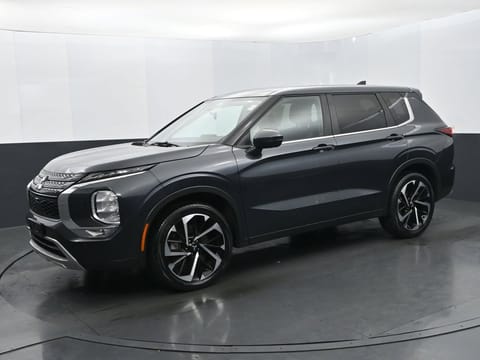 1 image of 2024 Mitsubishi Outlander SE