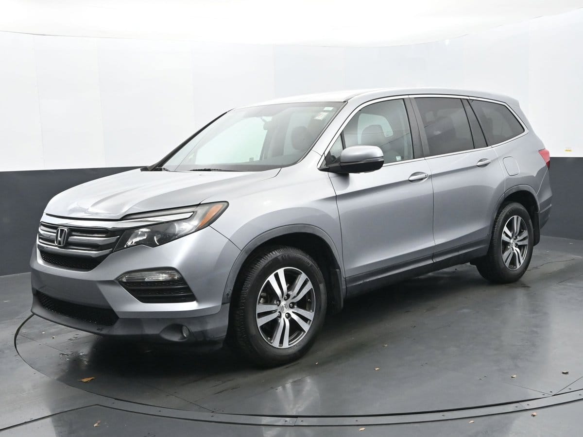 2016 Honda Pilot EX's photo