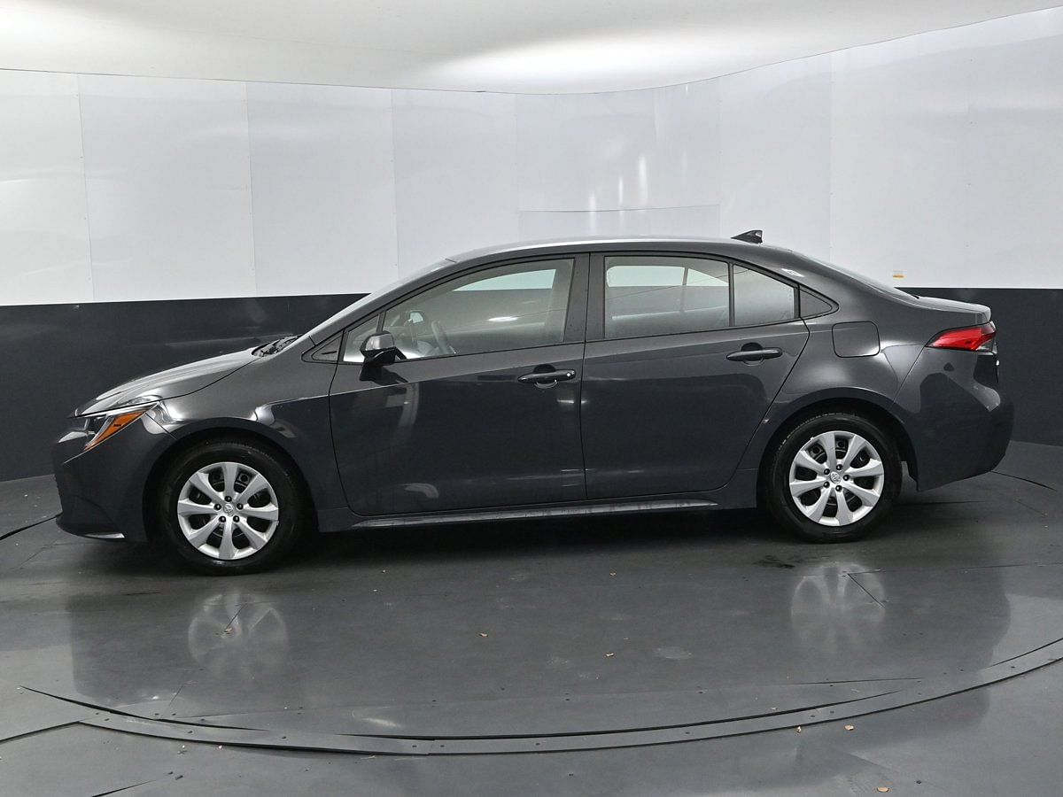 Used 2025 Toyota Corolla LE with VIN 5YFB4MDE2SP236068 for sale in Scottsboro, AL