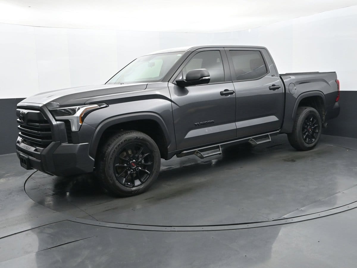 2024 Toyota Tundra SR5's photo