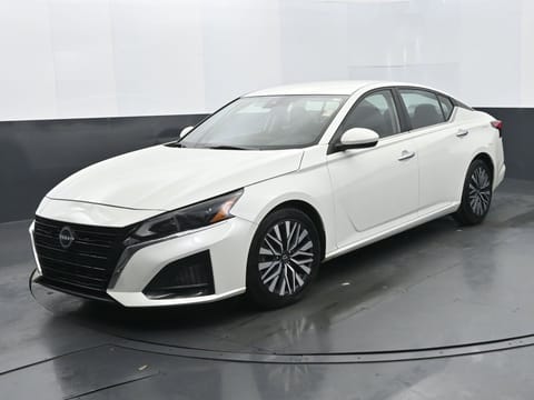 1 image of 2023 Nissan Altima 2.5 SV