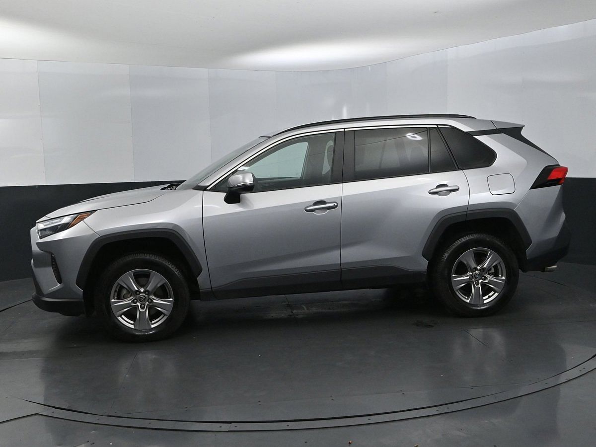 Used 2022 Toyota RAV4 XLE with VIN 2T3W1RFV2NC203362 for sale in Scottsboro, AL