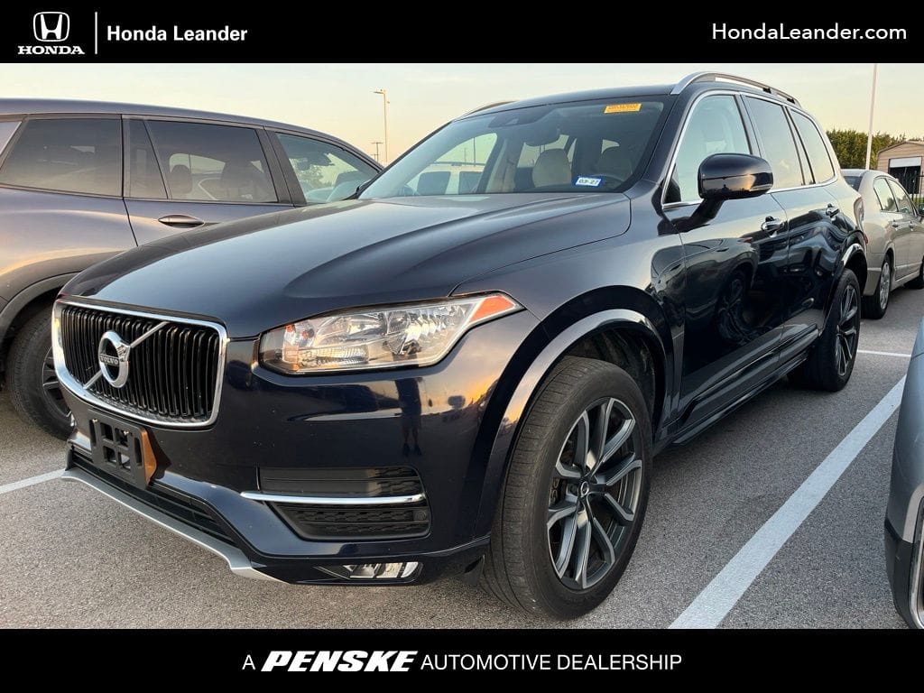 2016 Volvo XC90 T6 Momentum