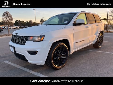 1 image of 2017 Jeep Grand Cherokee Altitude