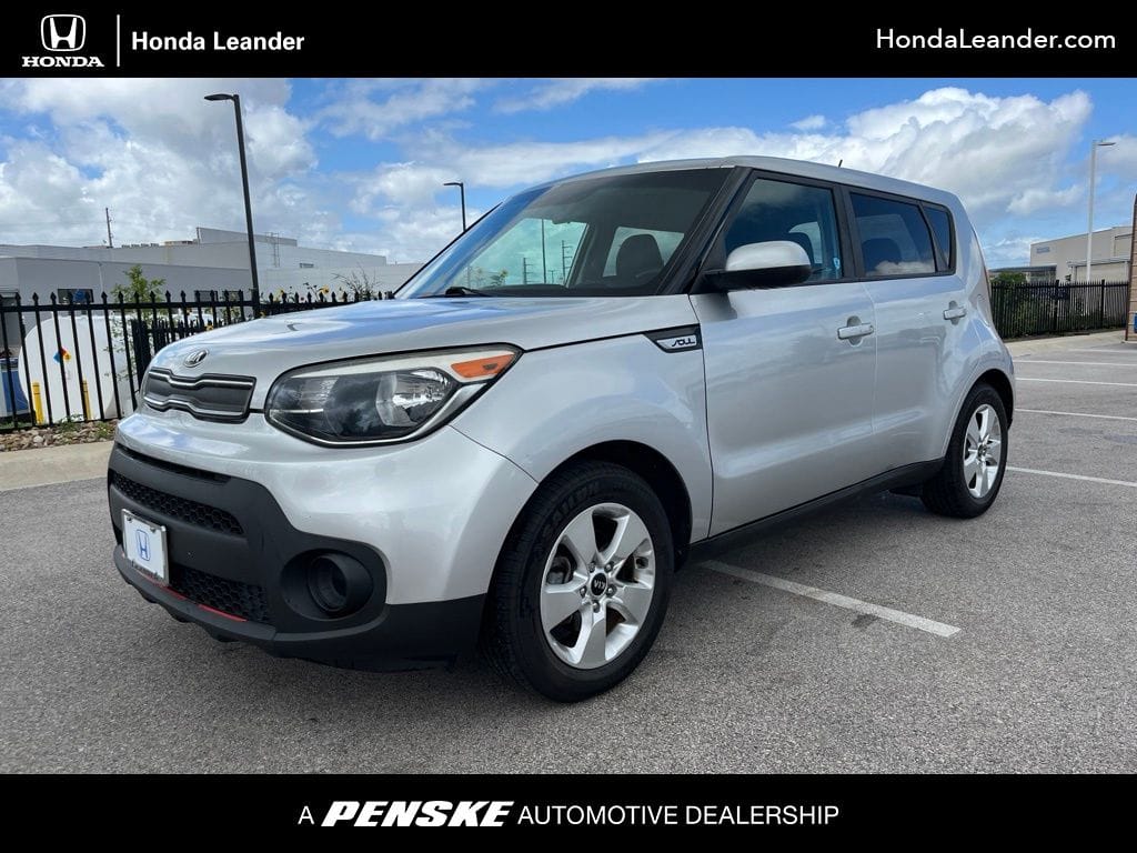 2017 Kia Soul 1.6L Base 6 A/T's photo