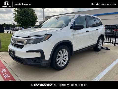 1 image of 2019 Honda Pilot LX