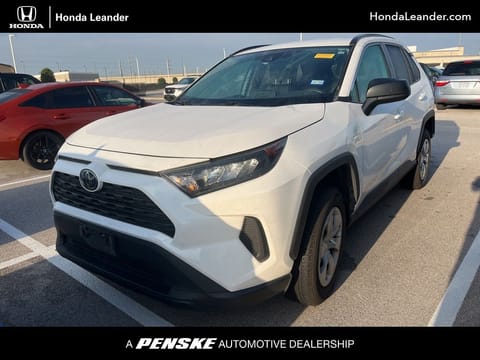 1 image of 2019 Toyota RAV4 LE