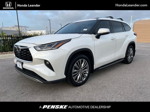 1 image of 2021 Toyota Highlander Platinum