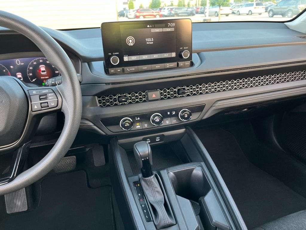 2023 Honda Accord LX - Photo 17