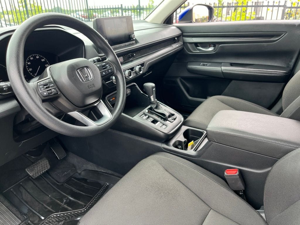 2023 Honda CR-V LX - Photo 18
