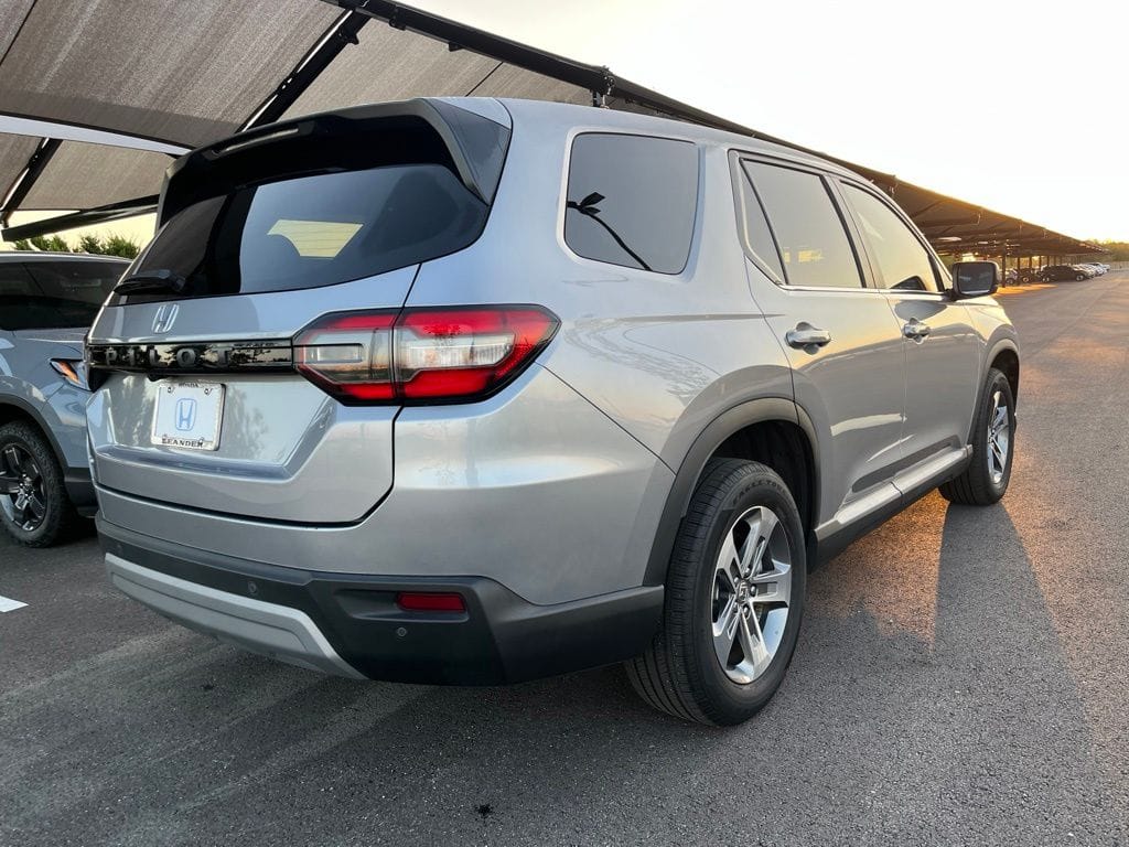 2023 Honda Pilot EX-L - Photo 4