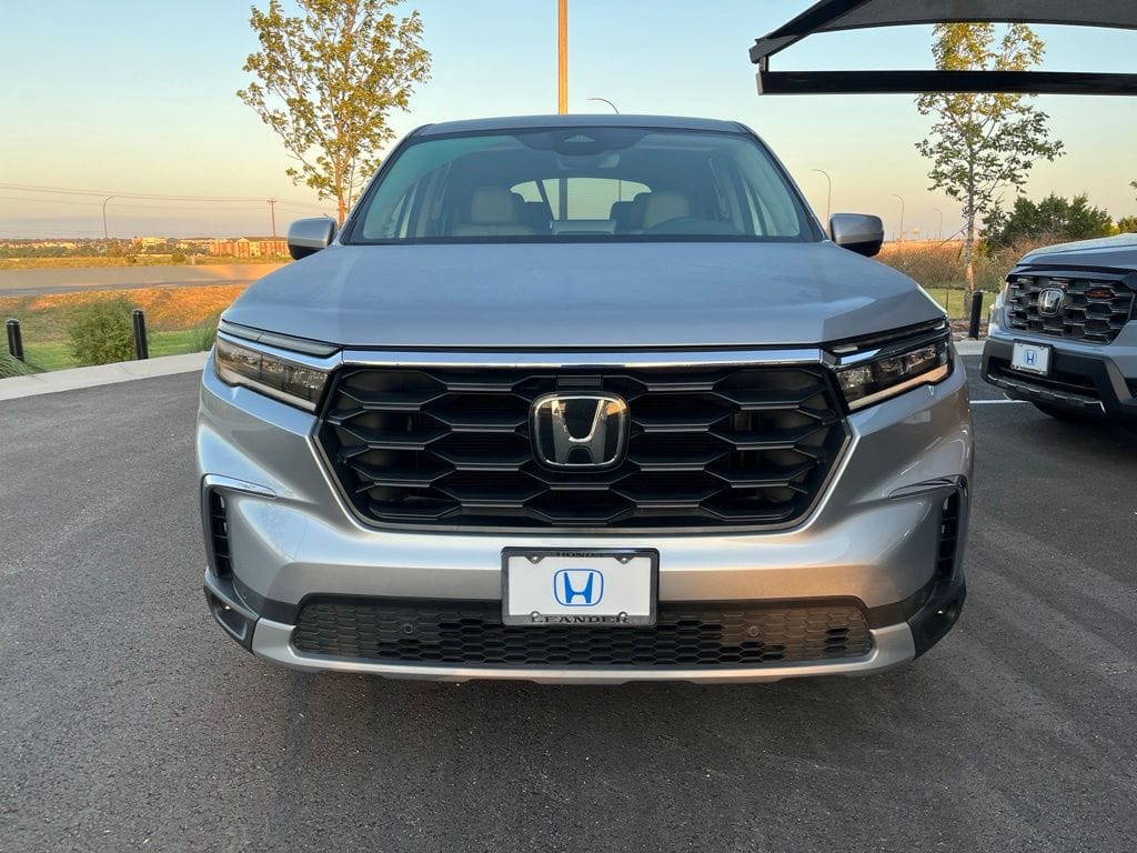 2023 Honda Pilot EX-L - Photo 2