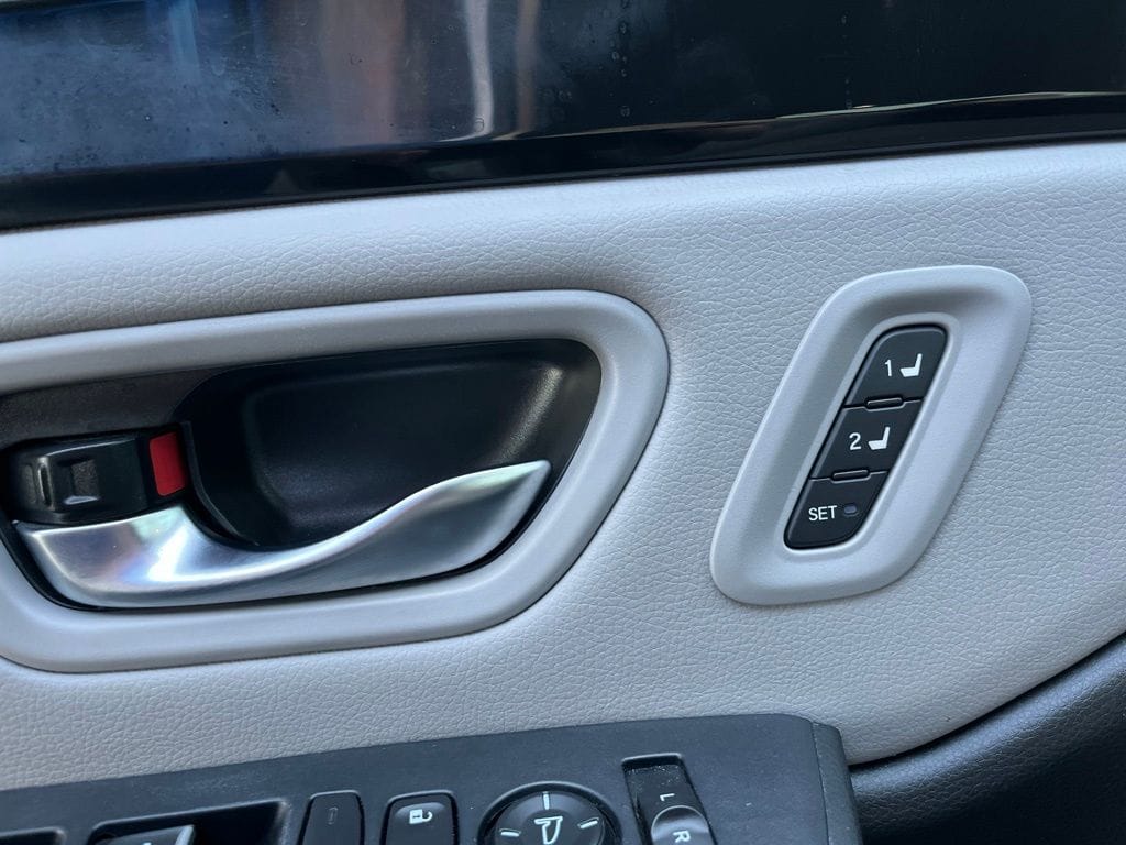 2023 Honda Pilot EX-L - Photo 11