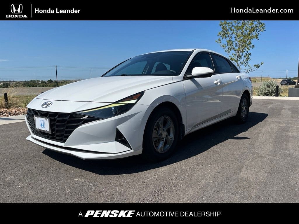2023 Hyundai Elantra SE