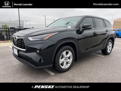 1 image of 2024 Toyota Highlander LE