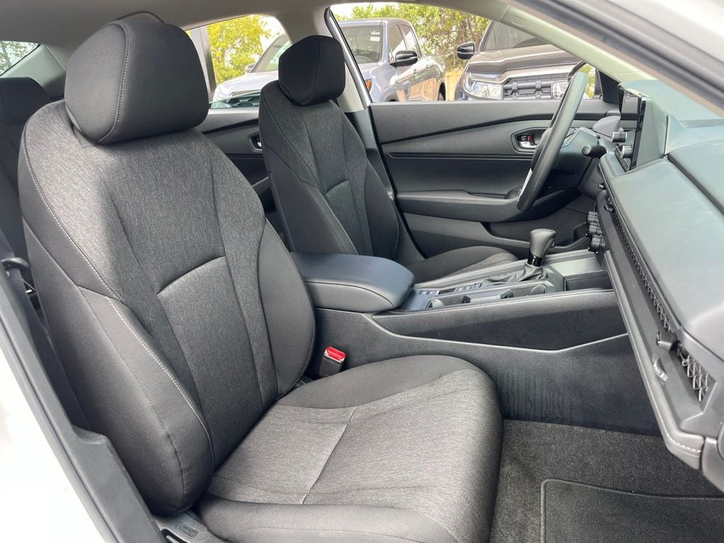 2025 Honda Accord LX - Photo 27