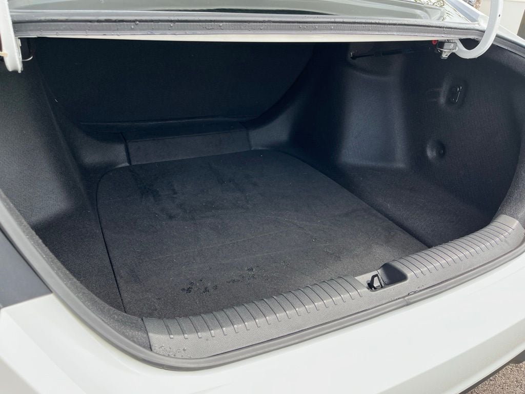2025 Honda Accord LX - Photo 9