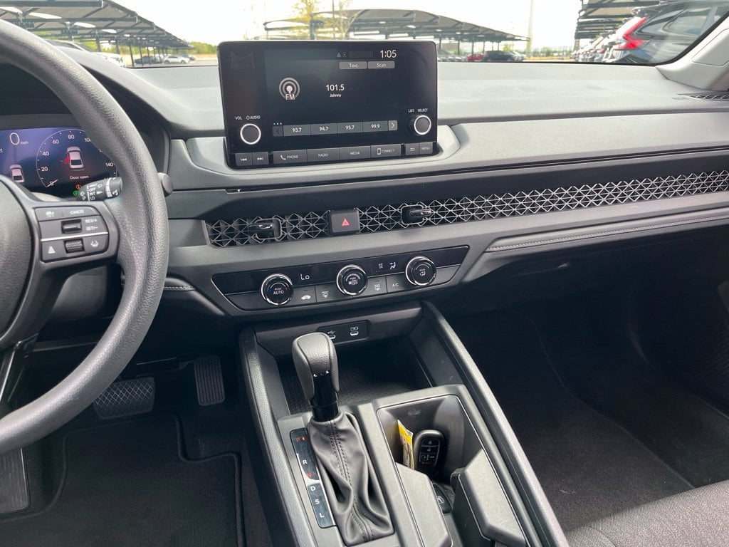 2025 Honda Accord LX - Photo 17