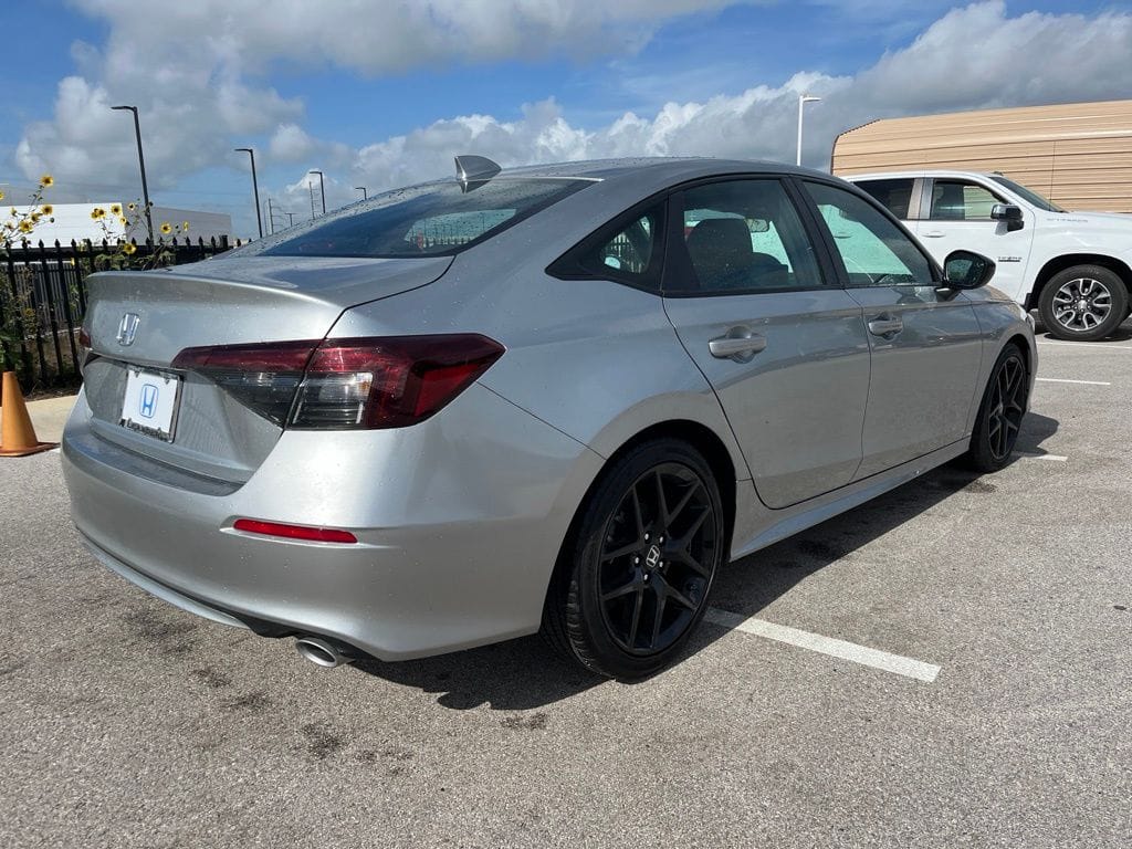 2025 Honda Civic Sport - Photo 4