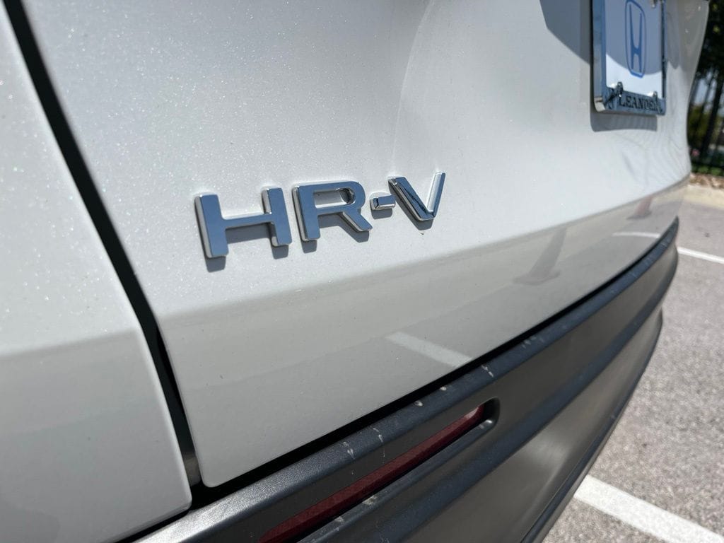 2025 Honda HR-V LX - Photo 8