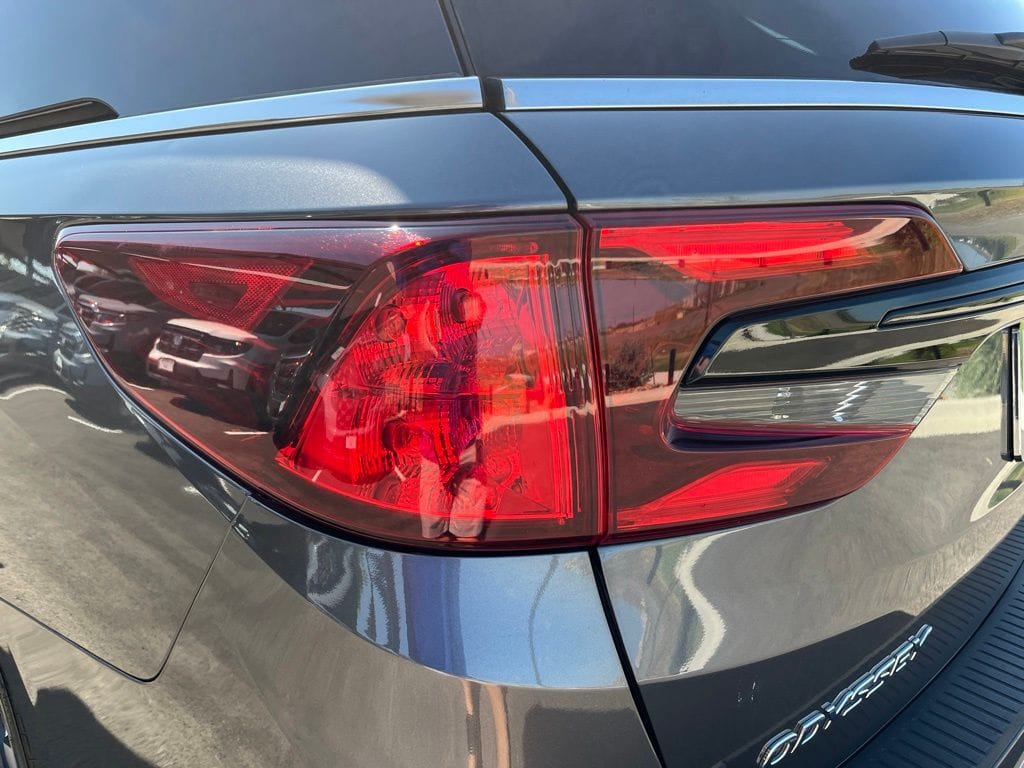 2025 Honda Odyssey EX-L - Photo 7