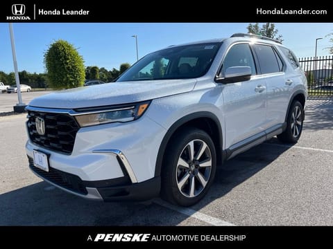 1 image of 2025 Honda Pilot Touring+