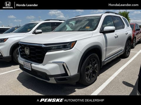 1 image of 2025 Honda Pilot Touring