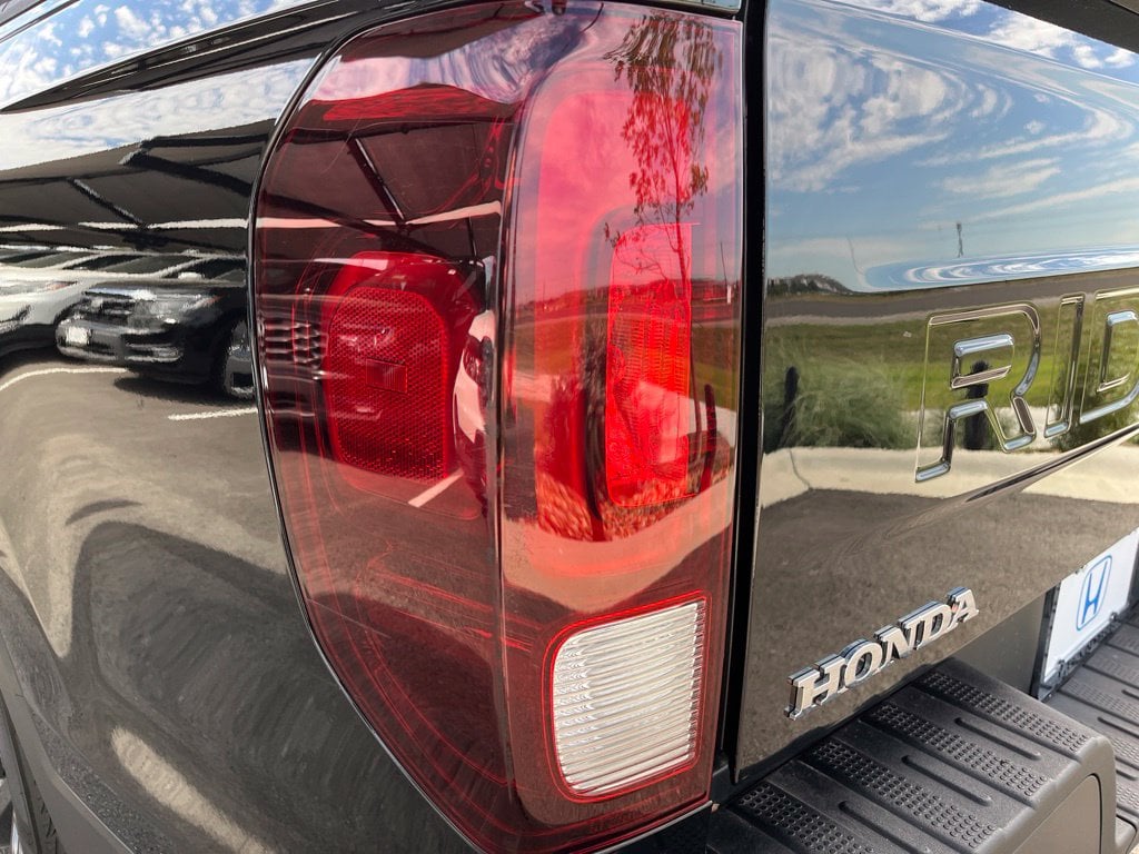 2025 Honda Ridgeline Sport - Photo 7