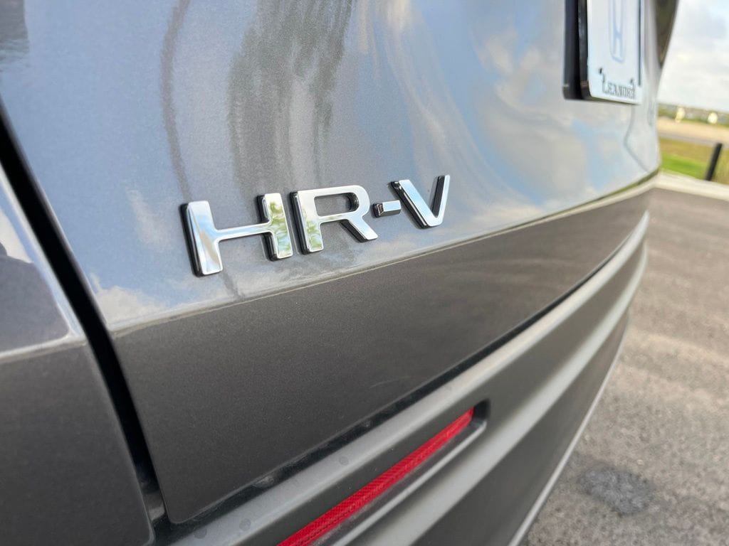 2026 Honda HR-V LX - Photo 8