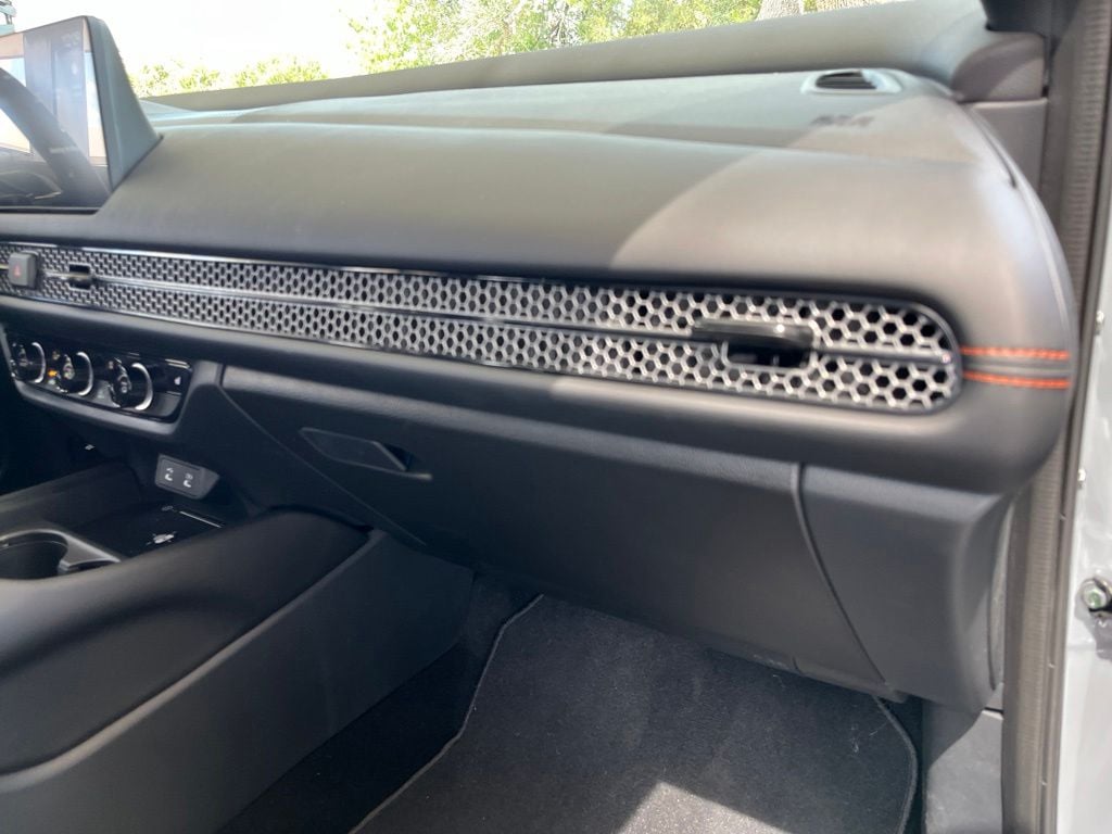 2027 Honda HR-V Sport - Photo 29