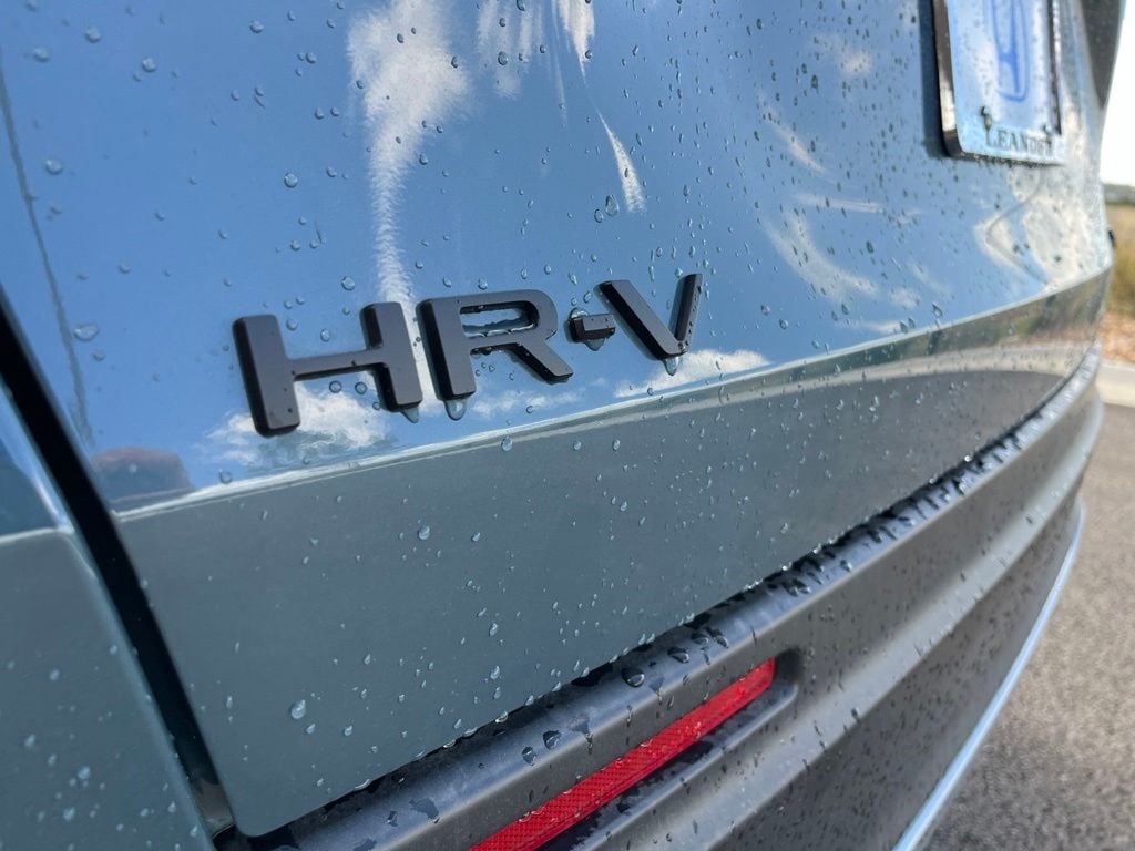 2027 Honda HR-V Sport - Photo 8