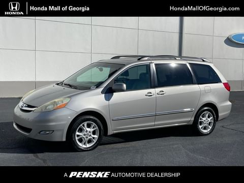 1 image of 2006 Toyota Sienna XLE