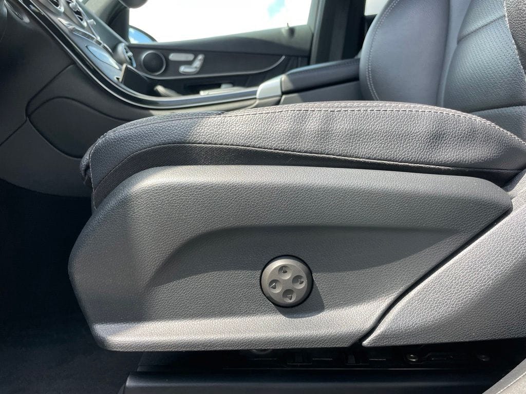 2022 Mercedes-Benz GLC GLC300 - Photo 25