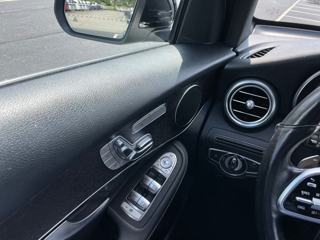 2022 Mercedes-Benz GLC GLC300 - Photo 23