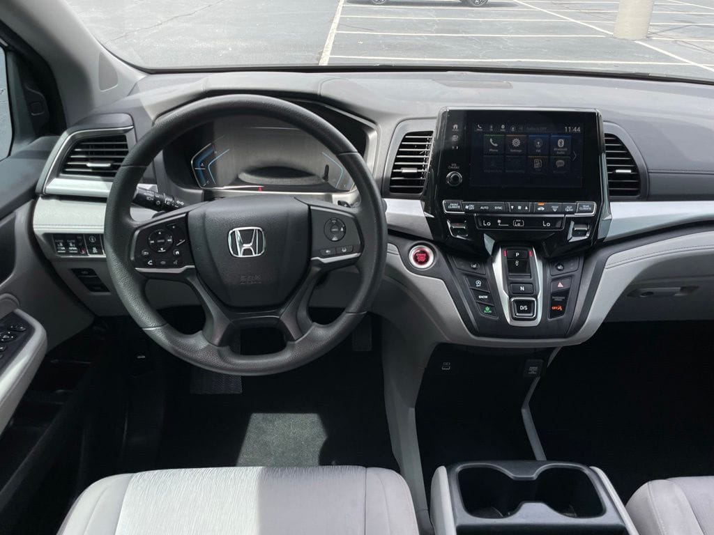 2024 Honda Odyssey EX - Photo 11