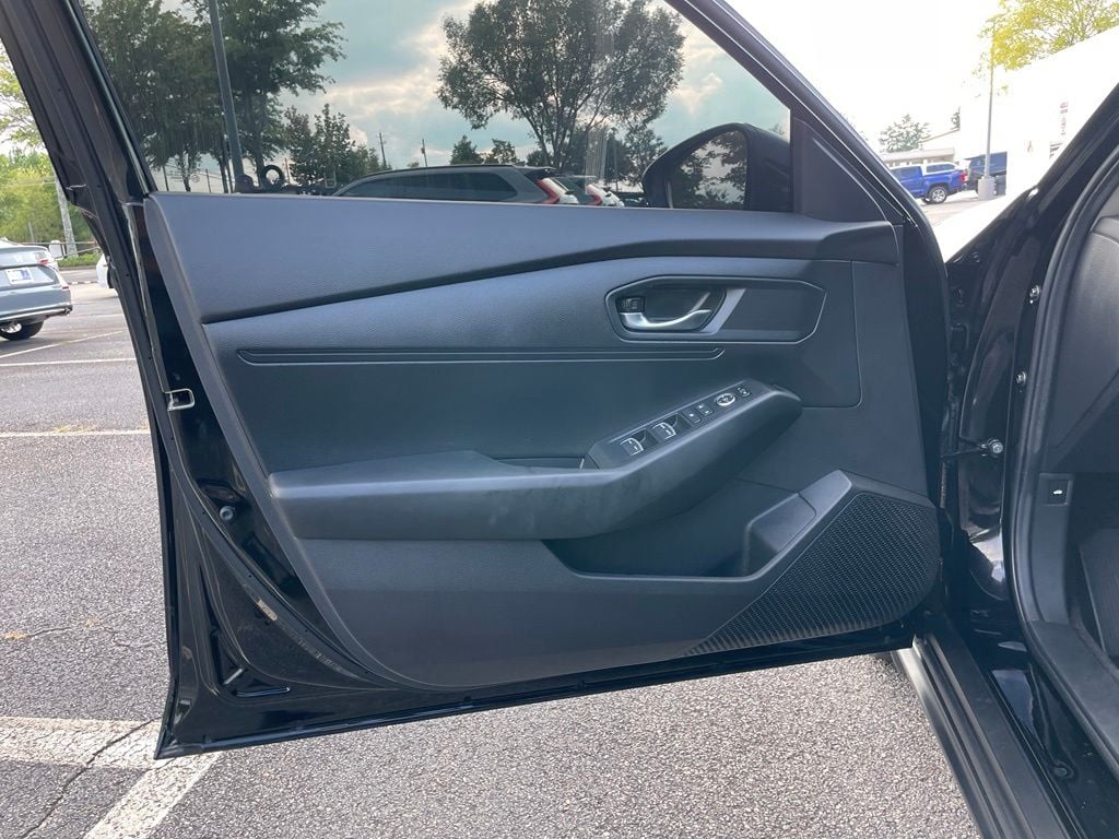 2025 Honda Accord LX - Photo 23