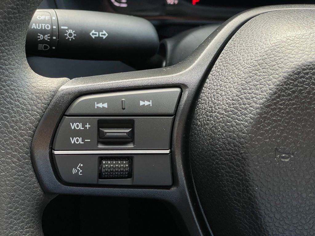 2025 Honda Accord LX - Photo 15
