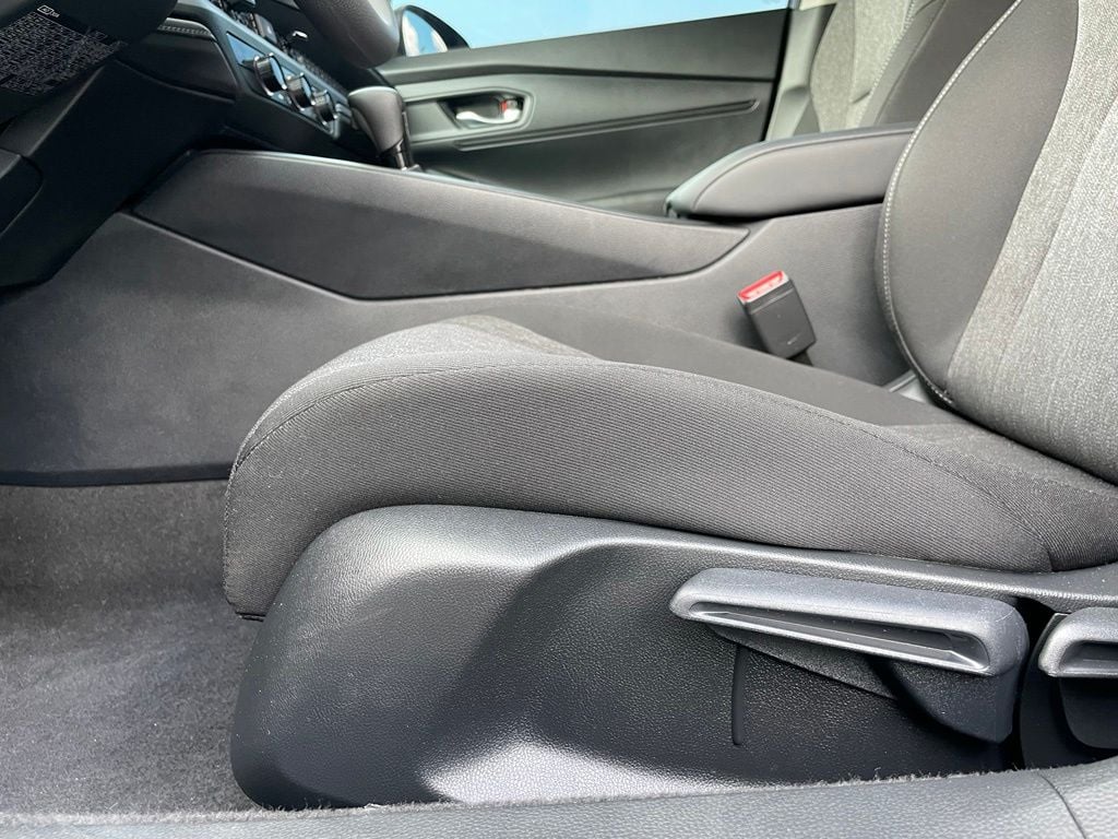 2025 Honda Accord LX - Photo 24