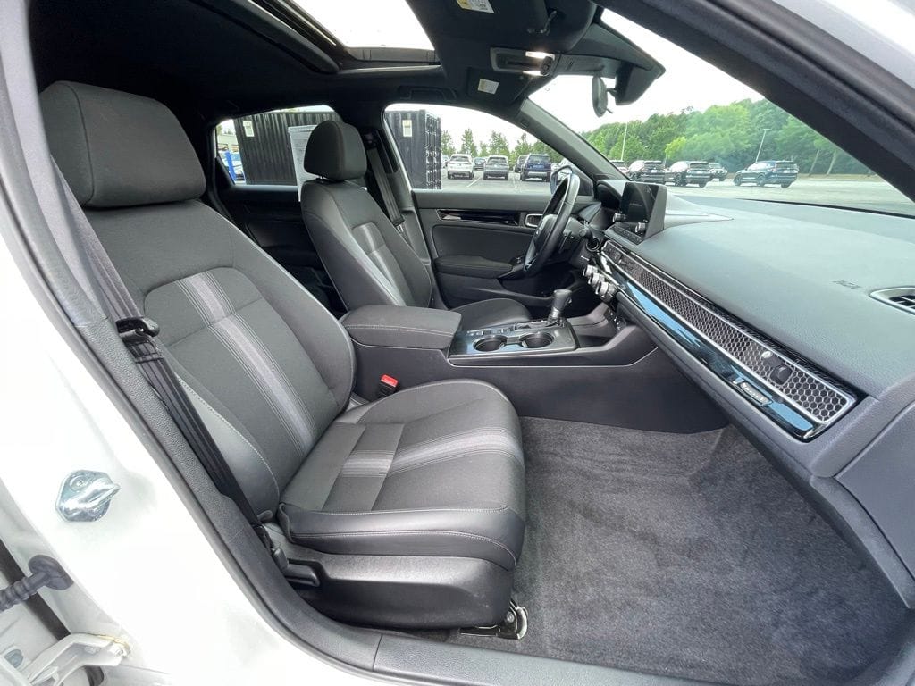 2025 Honda Civic Hatchback Sport - Photo 32
