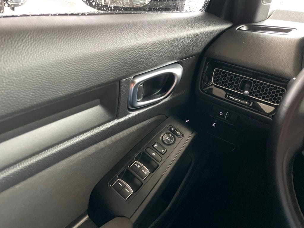 2025 Honda Civic Sport - Photo 22