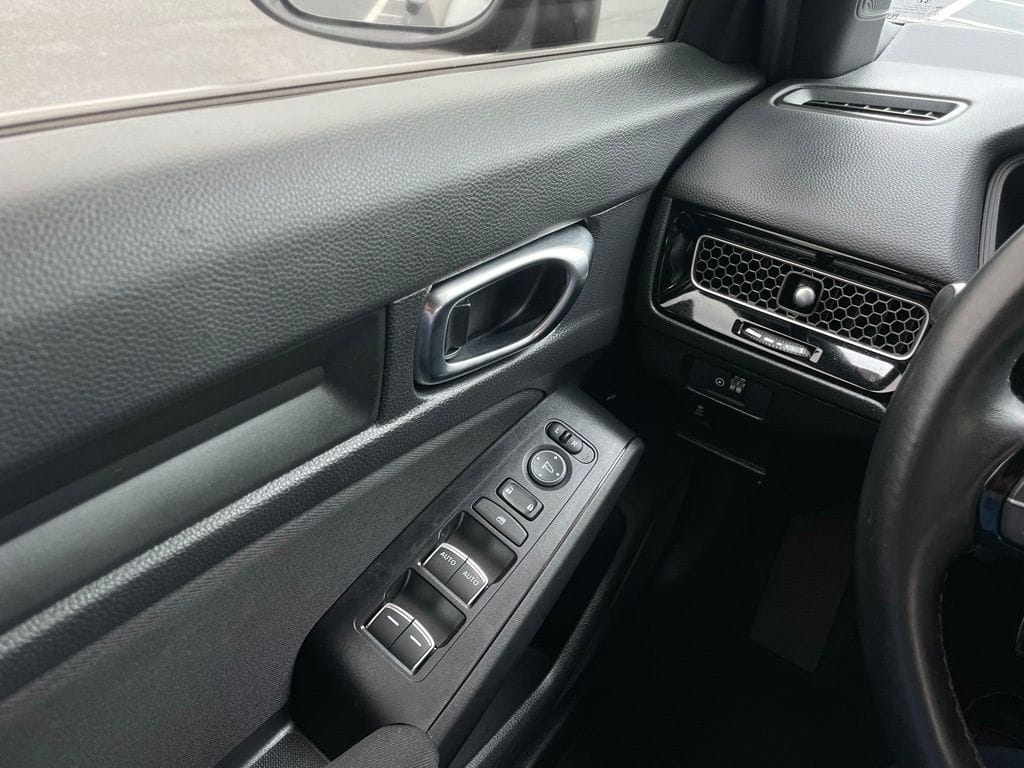 2025 Honda Civic Sport - Photo 22