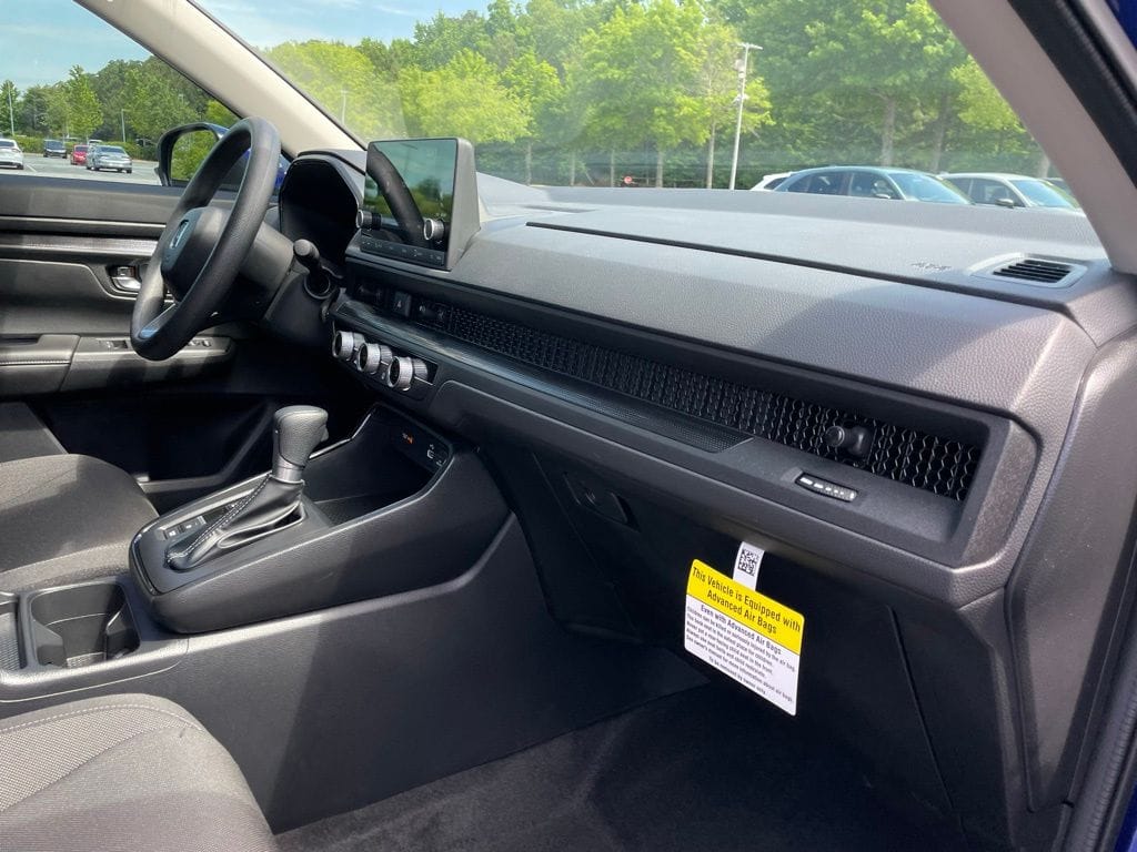 2025 Honda CR-V LX - Photo 33