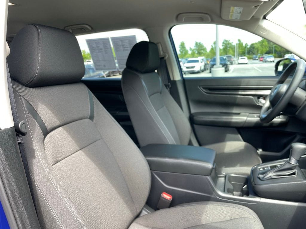 2025 Honda CR-V LX - Photo 31